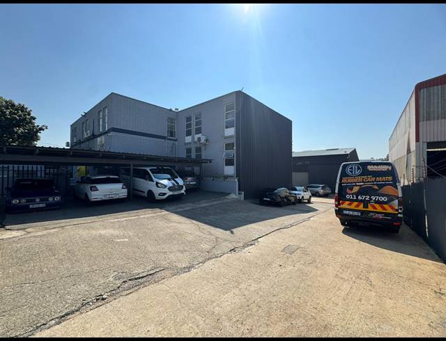 2,991M² WAREHOUSE FOR SALE IN STORMILL